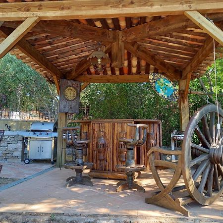 Maison Au Castellet Ле Кастеле Екстериор снимка