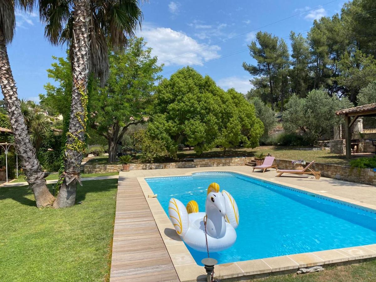 Maison Au Castellet Ле Кастеле Екстериор снимка